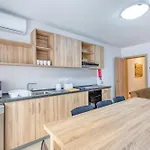 New! Spacious 4-bedroom Duplex By Sf Homes
