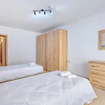 New! Spacious 4-bedroom Duplex By Sf Homes Apartament
