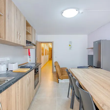 公寓 New! Spacious 4-bedroom Duplex By Sf Homes