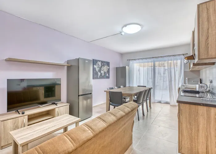 New! Spacious 4-bedroom Duplex By Sf Homes Διαμέρισμα *