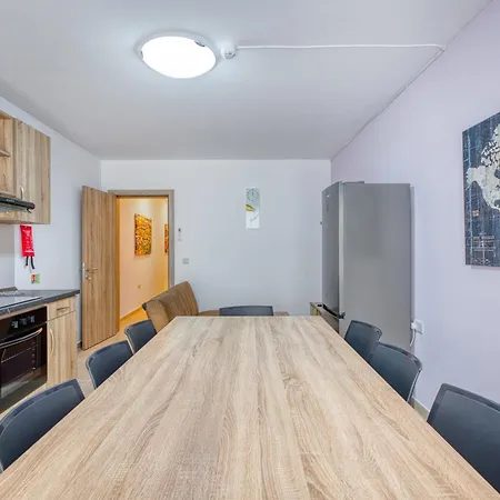 New! Spacious 4-bedroom Duplex By Sf Homes *