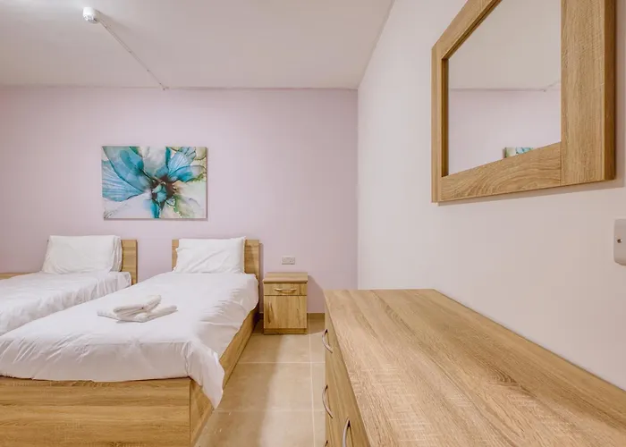 New! Spacious 4-bedroom Duplex By Sf Homes Lejlighed