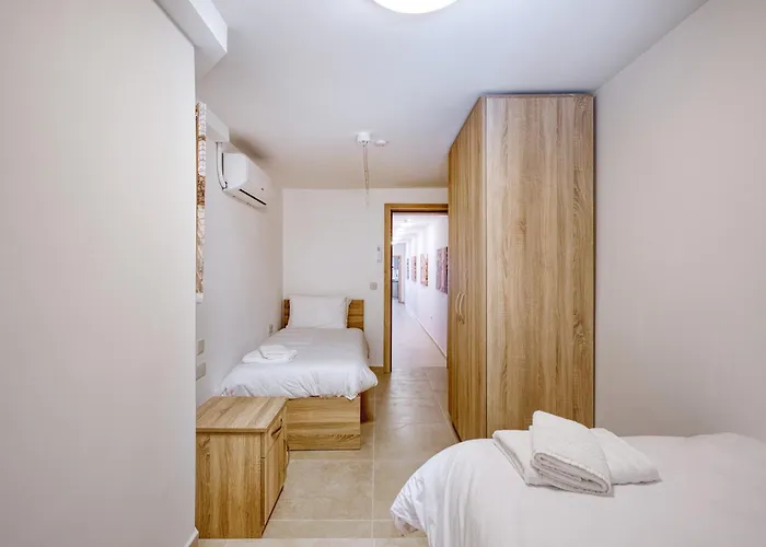 New! Spacious 4-bedroom Duplex By Sf Homes