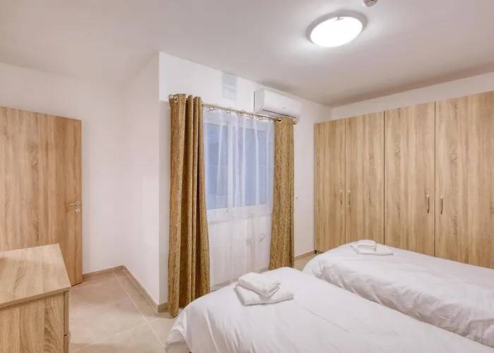 New! Spacious 4-bedroom Duplex By Sf Homes *