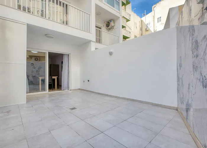 New! Spacious 4-bedroom Duplex By Sf Homes Lejlighed