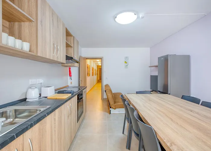 アパート New! Spacious 4-bedroom Duplex By Sf Homes