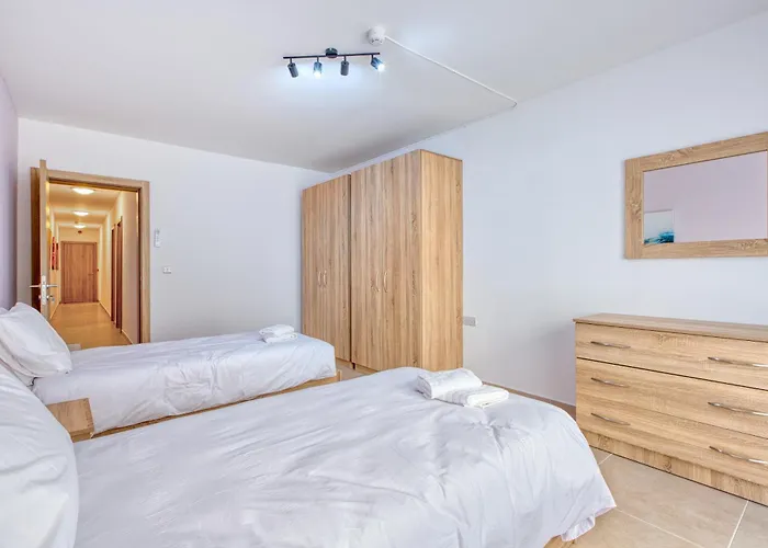 New! Spacious 4-bedroom Duplex By Sf Homes アパート